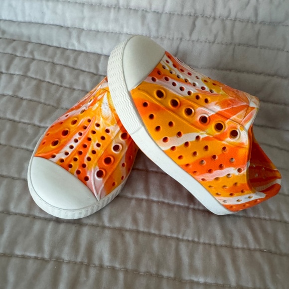 5c Native Toddler Shoes (orange) - Picture 2 of 3